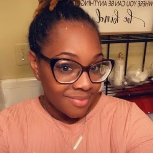 Meet your Posher, Janica